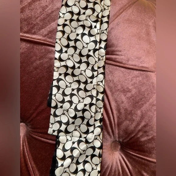 Coach 100% Silk Scarf - Black & White Signature. Understatedly elegant! - Picture 3 of 4